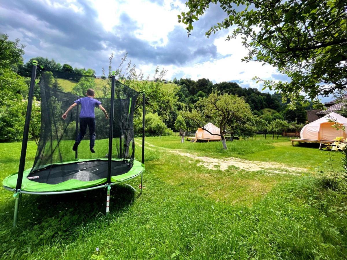 Luxury tent Flore's Garden Glamping Bran (Brasov)